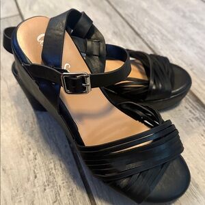 Comfy Soles by Bamboo Black Strappy Platform Sandals size 8